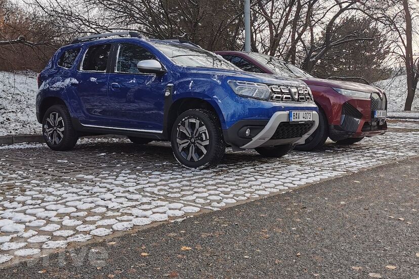 Dacia Duster a BMW iX