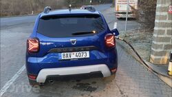 Dacia Duster tankuje LPG