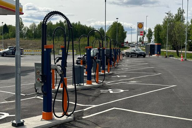 DC nabíjecí stanice KEMPOWER v satelitním provedení