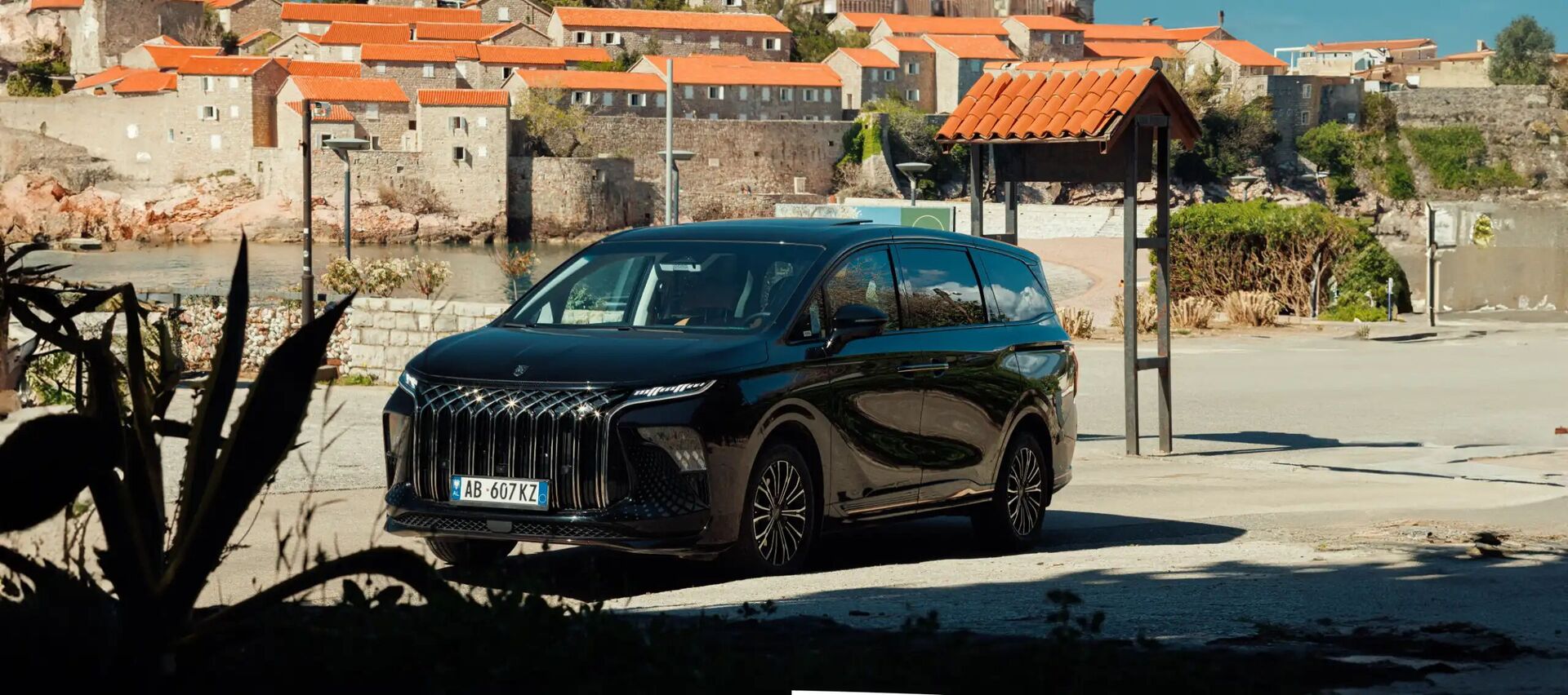 Dongfeng U-TOUR V9