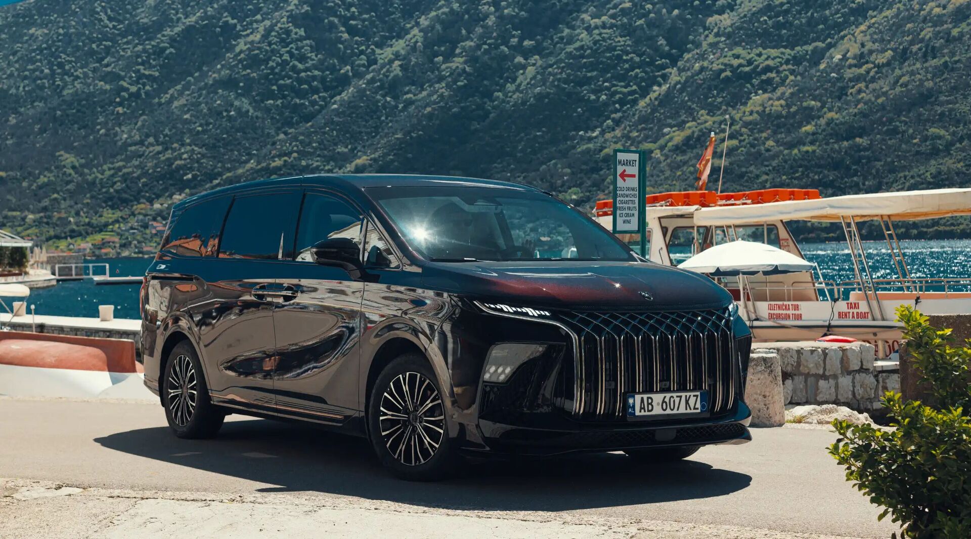 Dongfeng U-TOUR V9