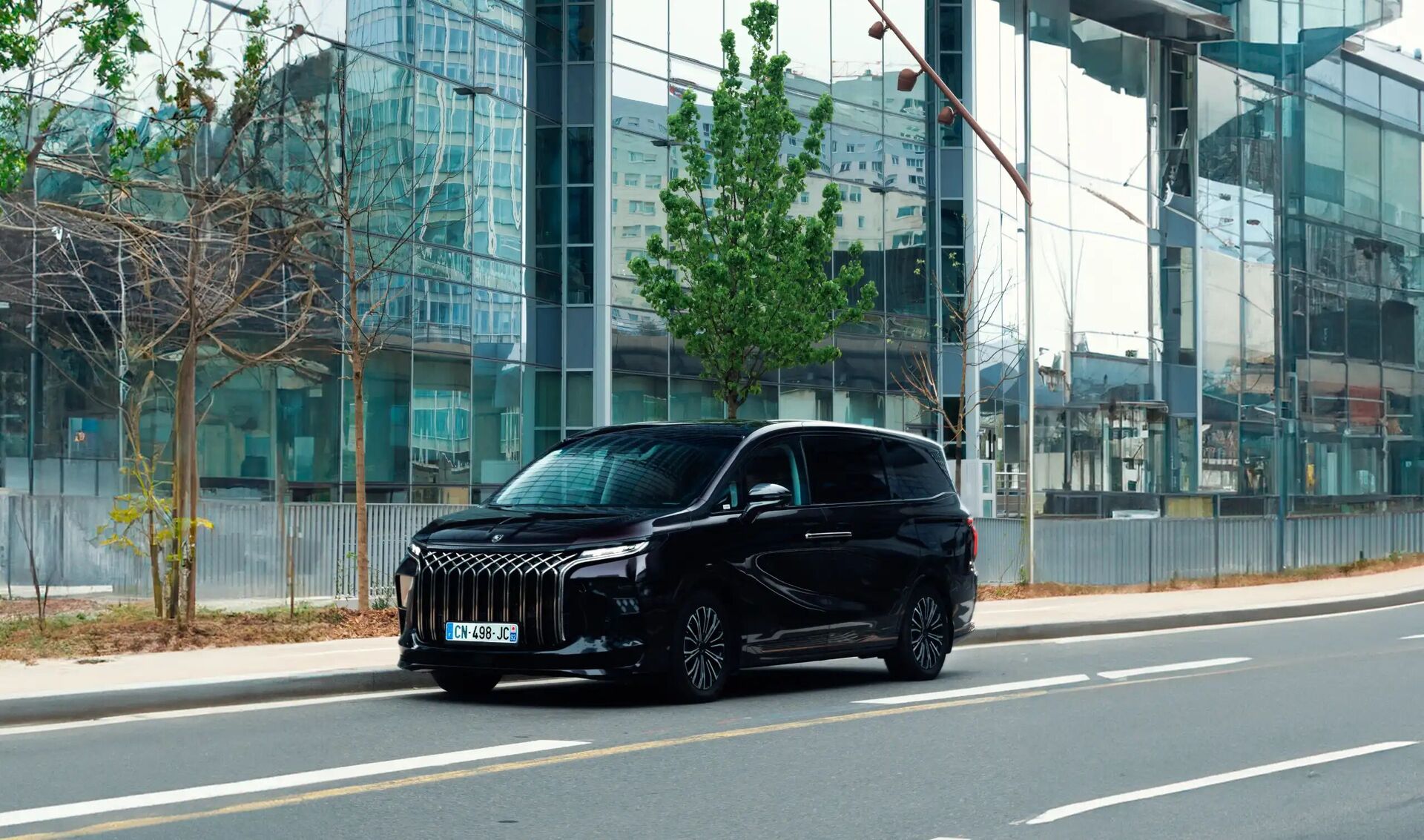 Dongfeng U-TOUR V9