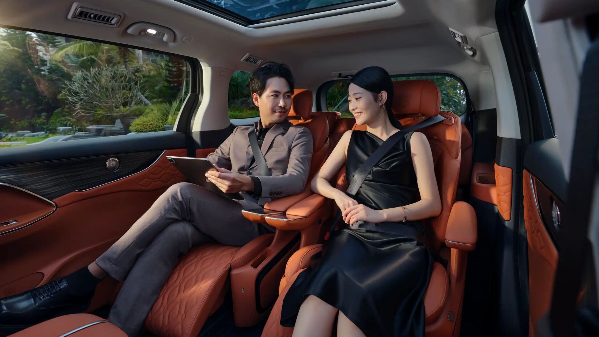 Dongfeng U-TOUR V9