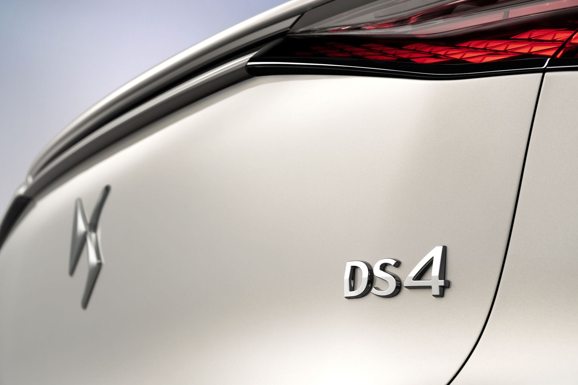 DS 4 E-Tense