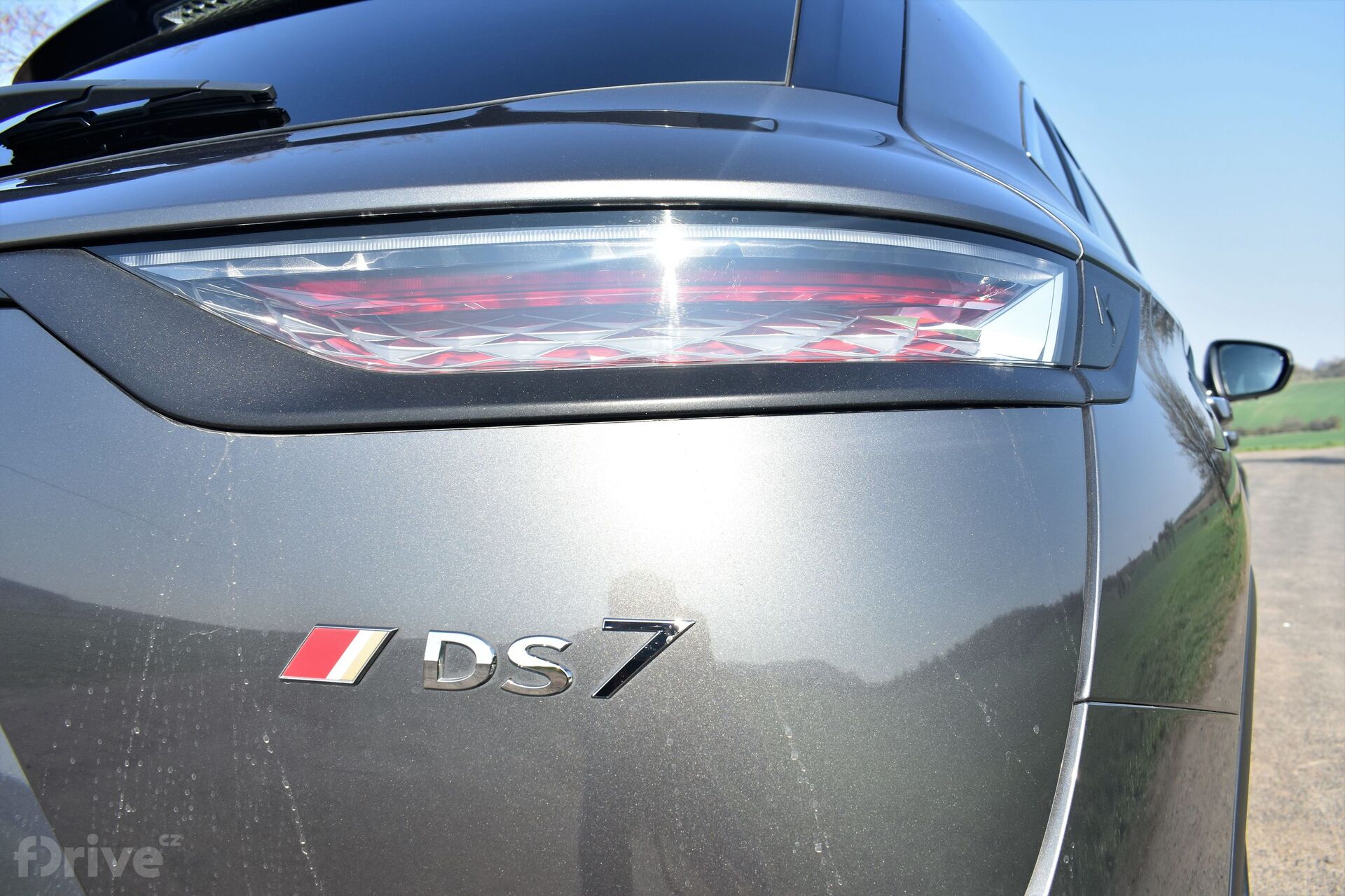 DS 7