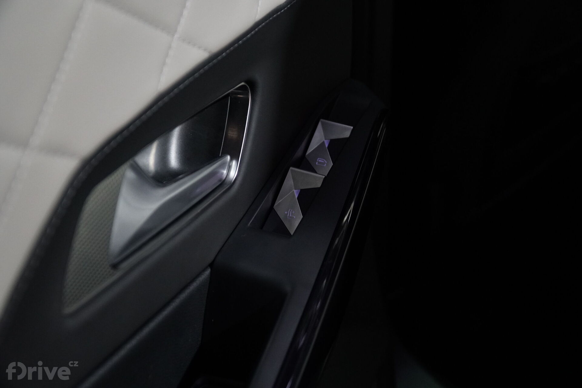 DS 7 Crossback E-Tense 4×4