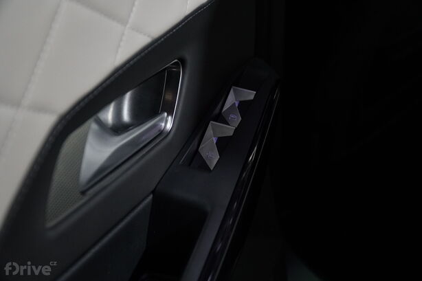 DS 7 Crossback E-Tense 4×4