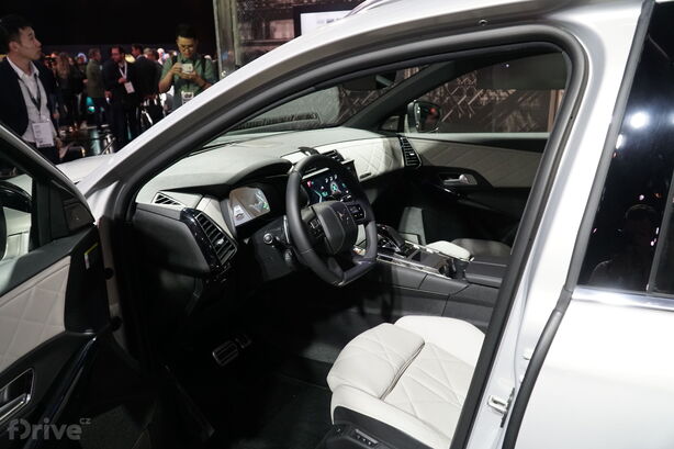 DS 7 Crossback E-Tense 4×4