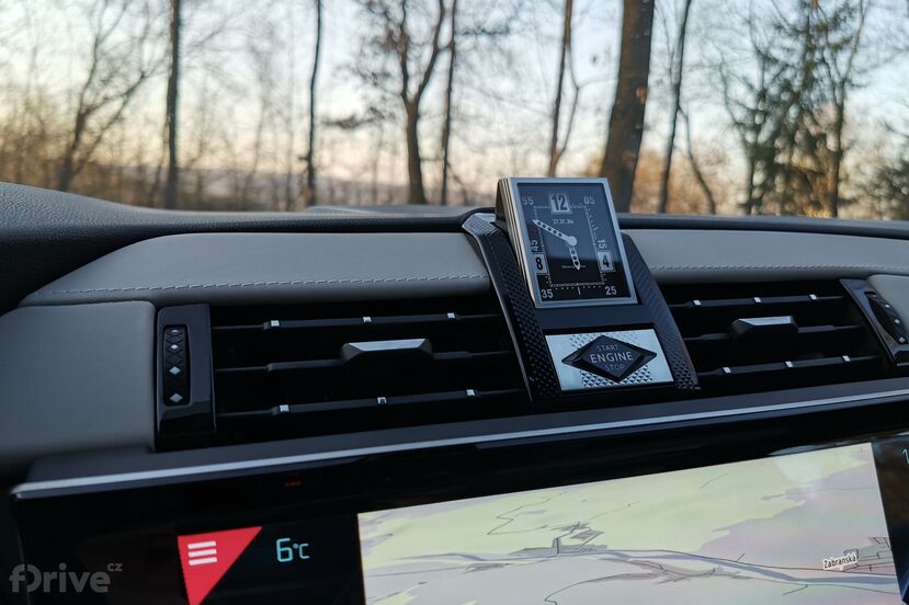 DS 7 Crossback E-TENSE 4x4 interiér