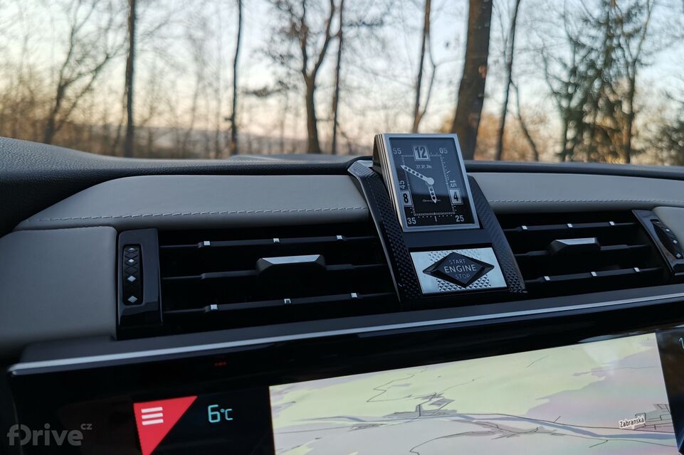 DS 7 Crossback E-TENSE 4x4 interiér