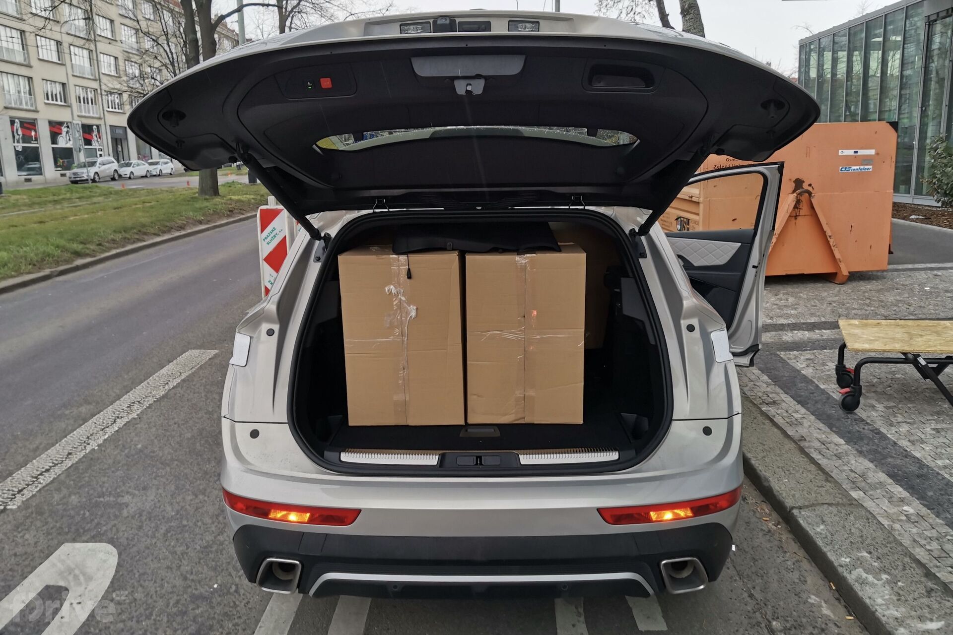 DS 7 Crossback E-TENSE 4x4 prostornost