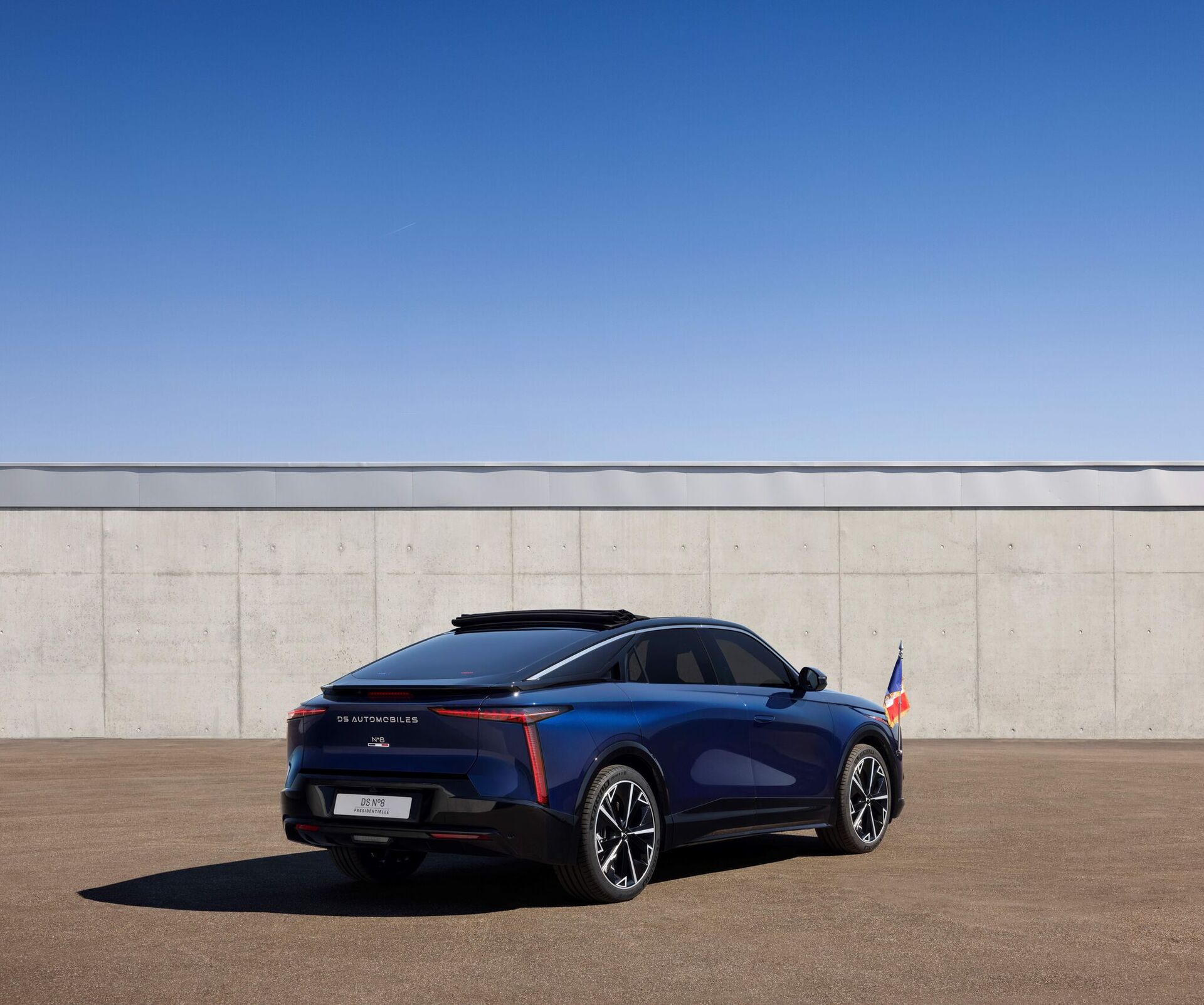 DS N°8 Presidential