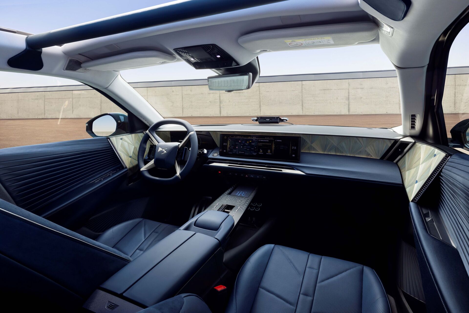 DS N°8 Presidential