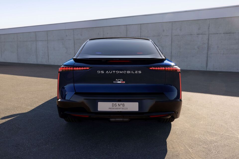 DS N°8 Presidential