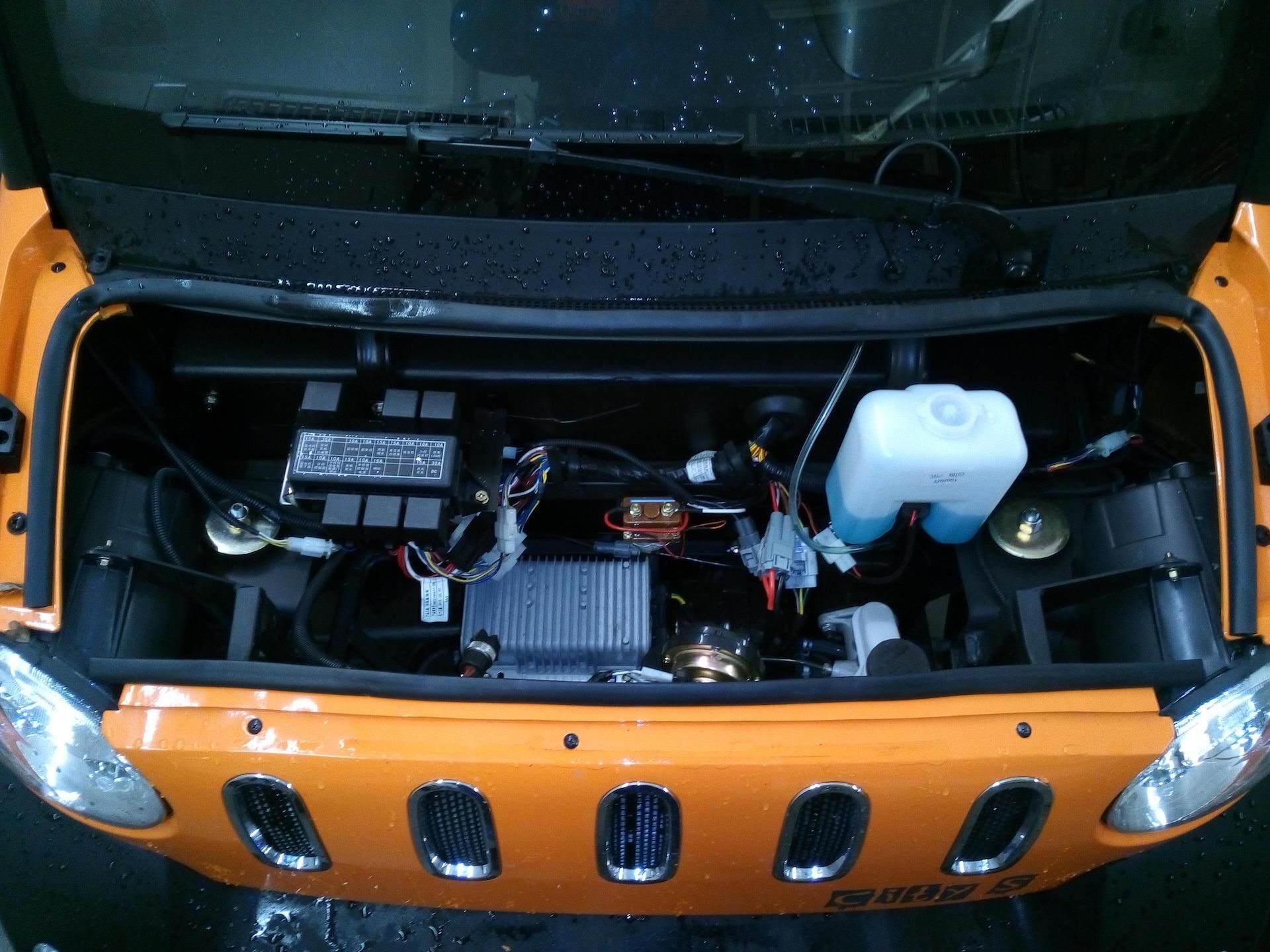 Dvoumístný elektromobil elBlesk City