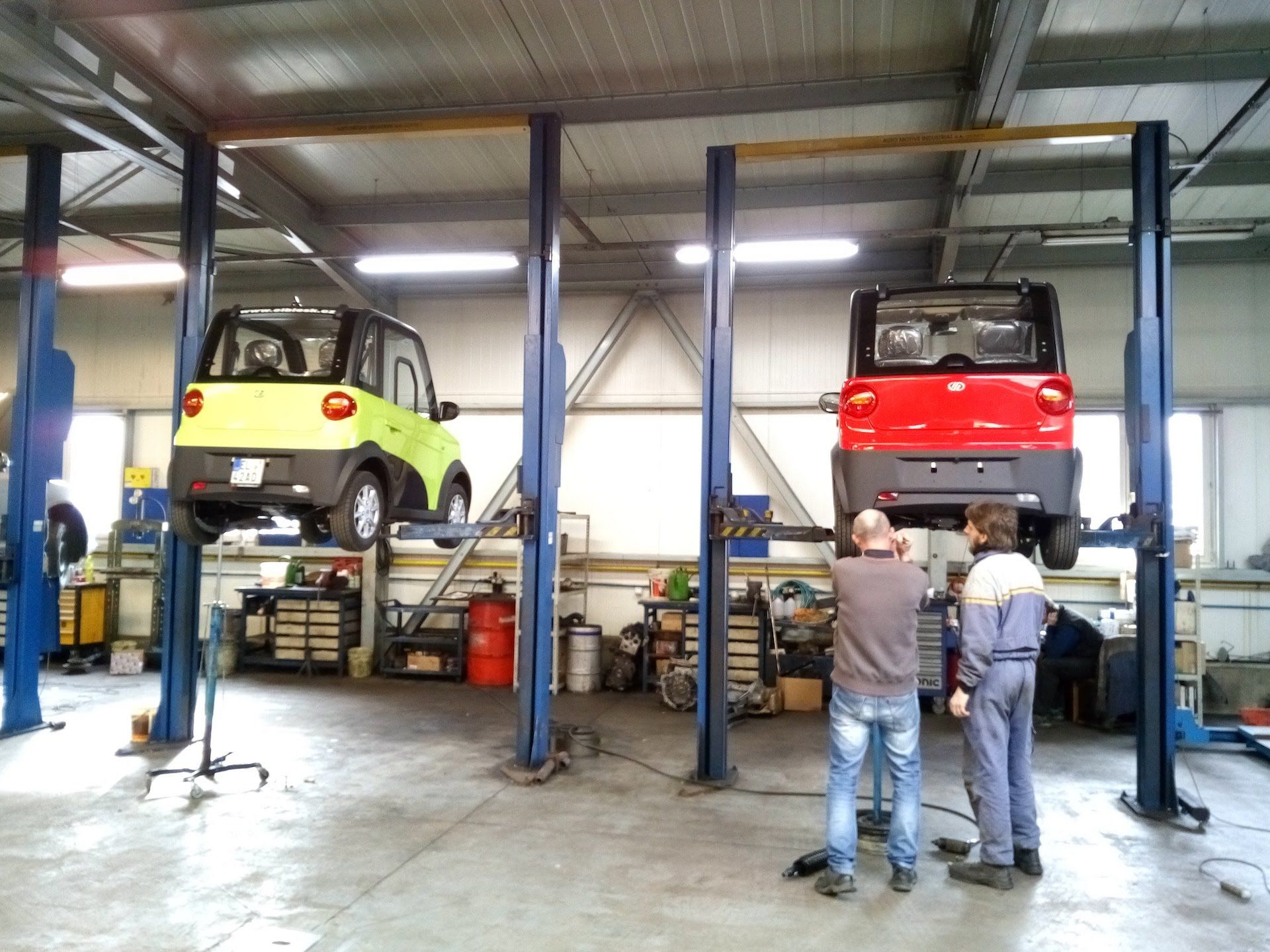 Dvoumístný elektromobil elBlesk City