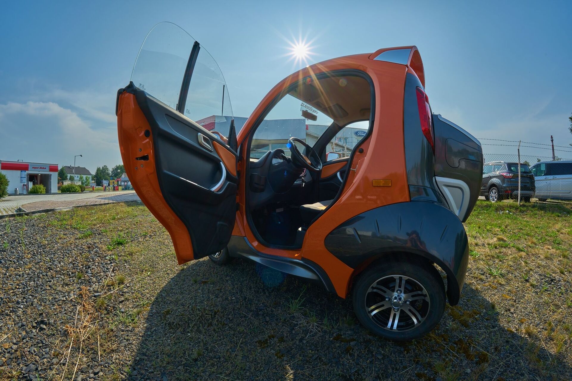 Dvoumístný elektromobil elBlesk Tiger