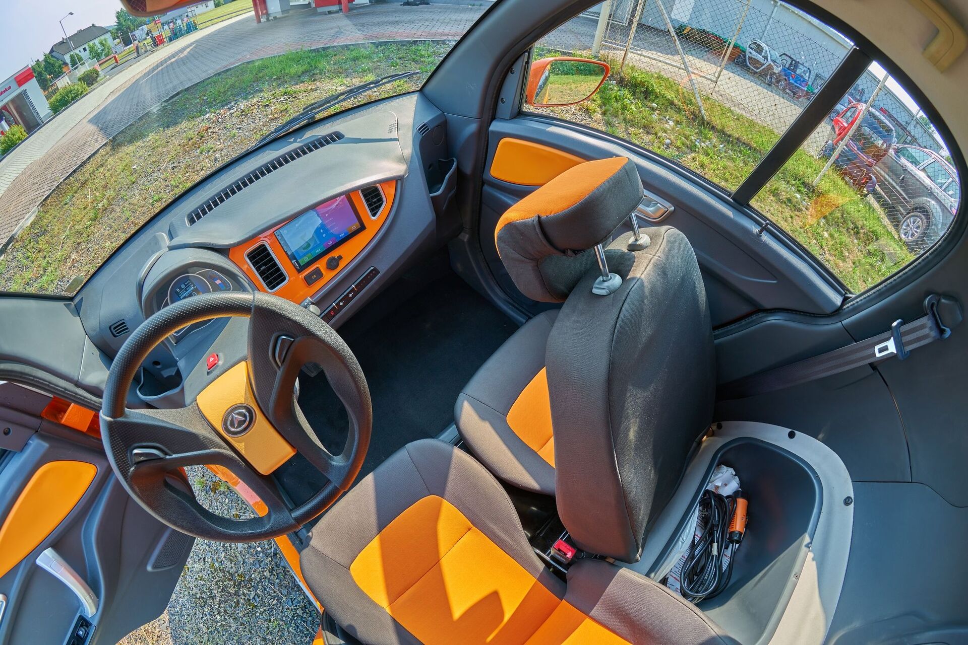 Dvoumístný elektromobil elBlesk Tiger