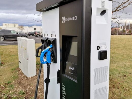 e-station, Žatec, Plzeňská ul., nákupní centrum Stop-Shop