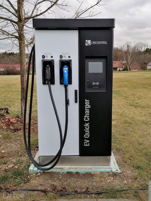 e-station, Žatec, Plzeňská ul., nákupní centrum Stop-Shop