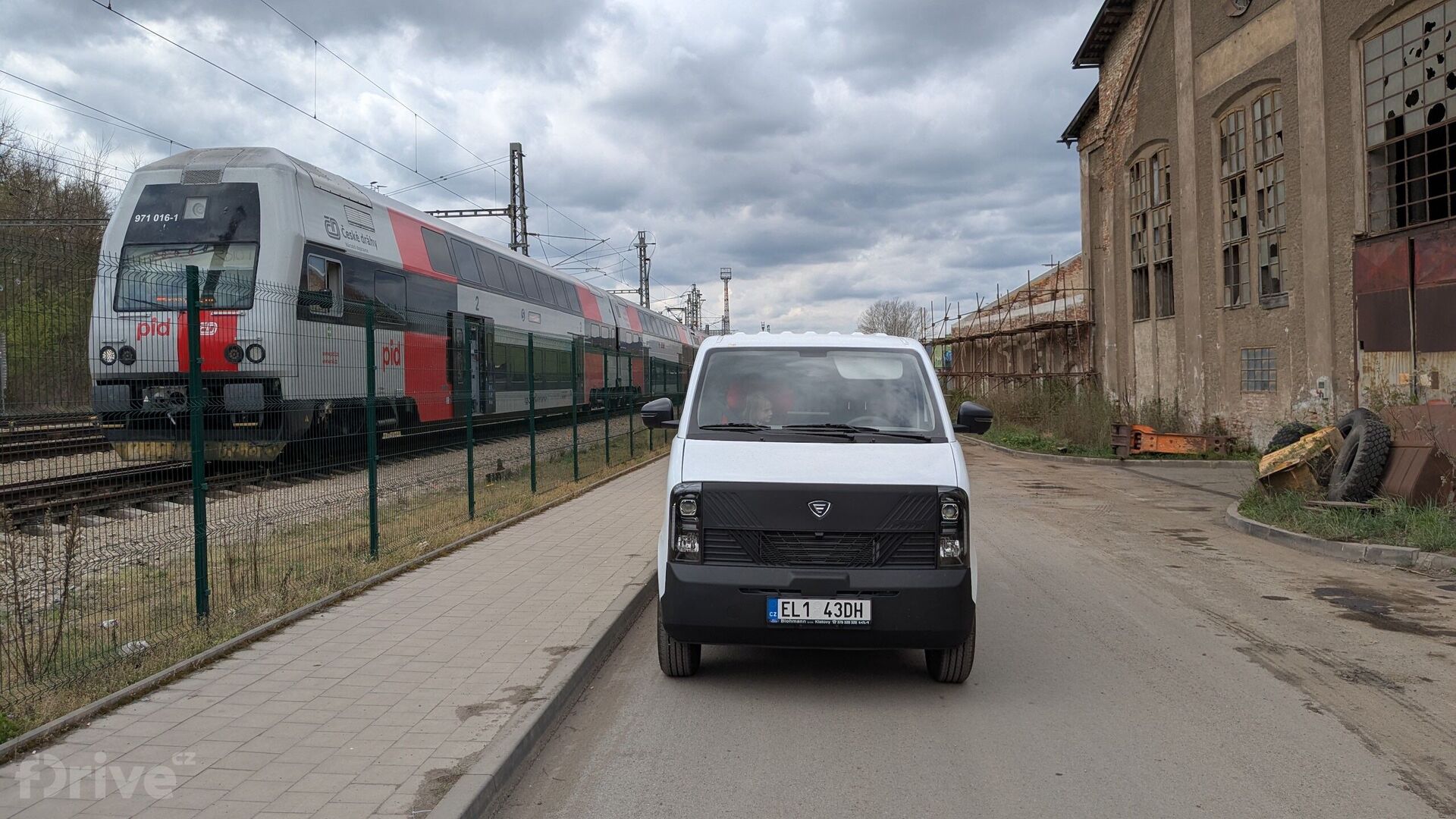 elBlesk EV48 Van