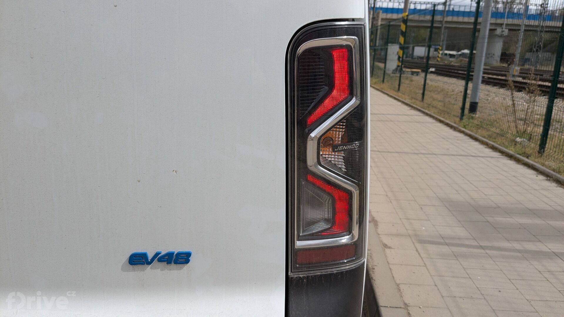elBlesk EV48 Van