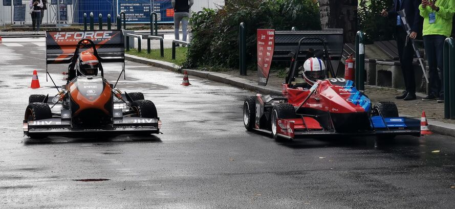 Elektrická a spalovací studentská formule