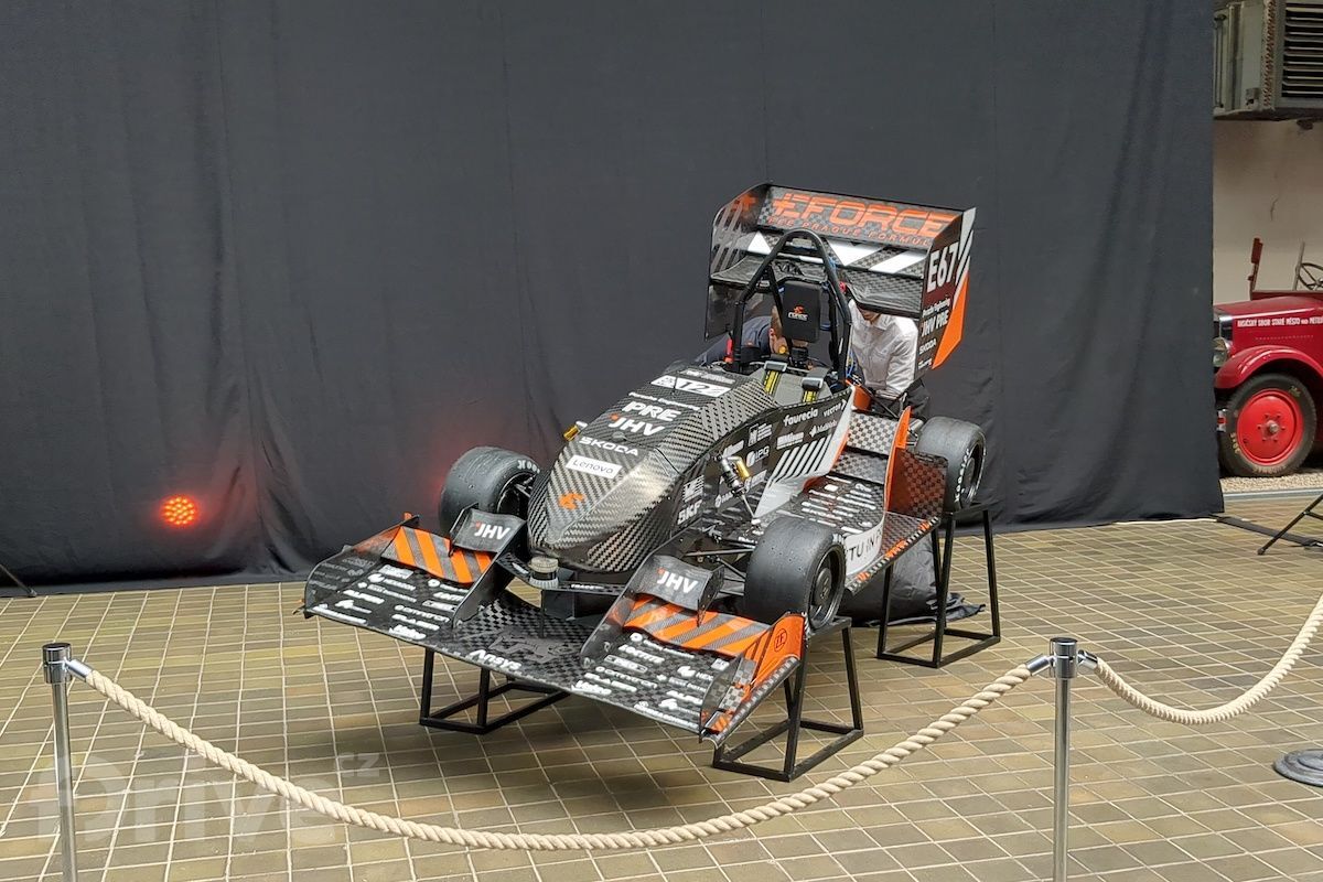 Elektrická formule e-Force FSE.12