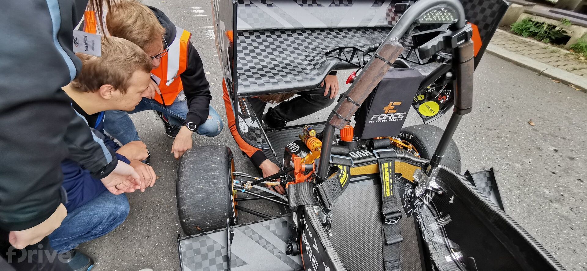 Elektrická formule eForce FSE 11