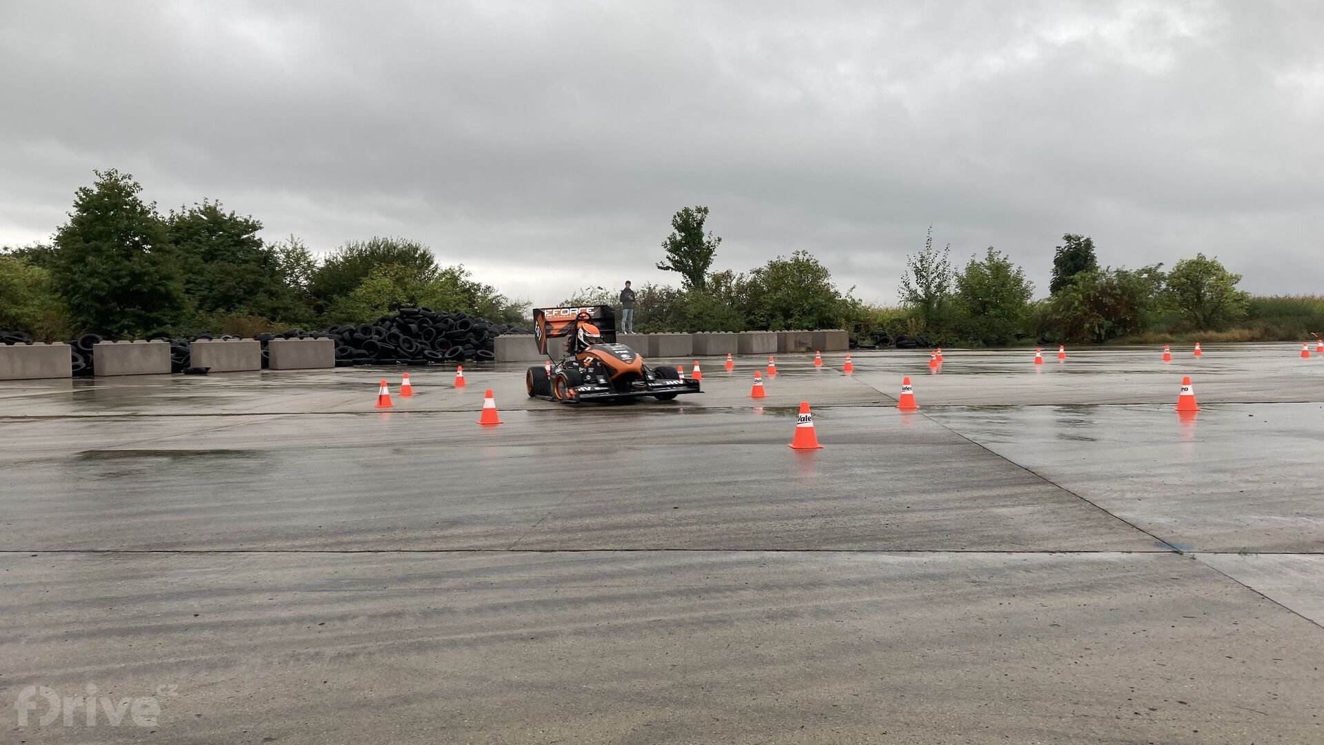 Elektrická formule eForce FSE.X v akci