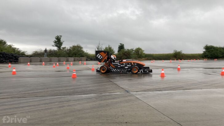 Elektrická formule eForce FSE.X v akci