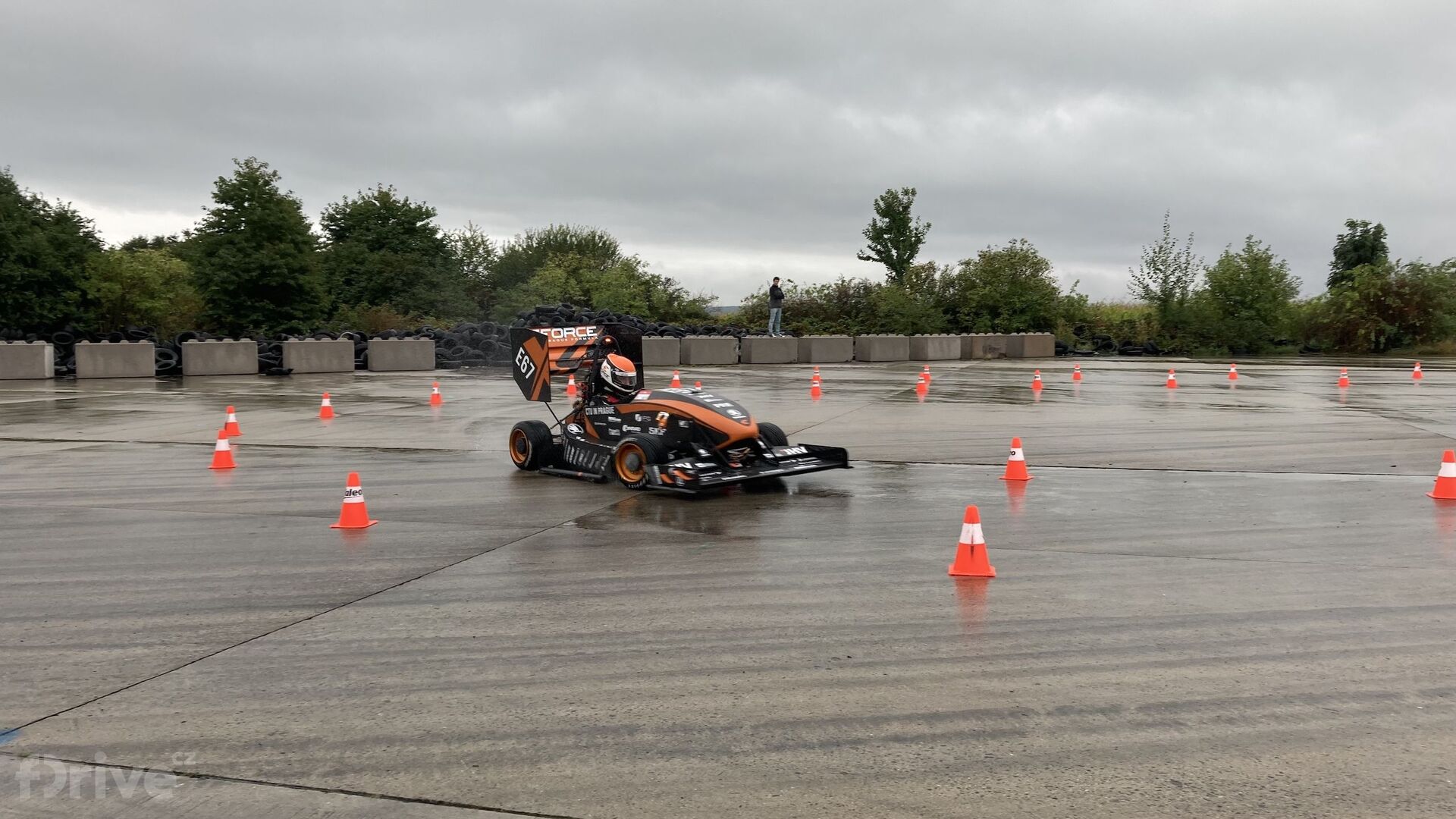 Elektrická formule eForce FSE.X v akci