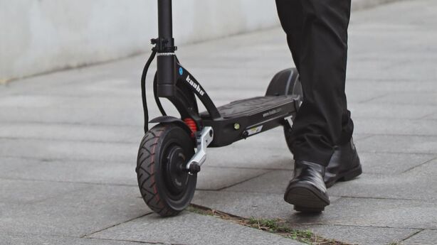 Elektrická koloběžka Kaabo Mantis 10