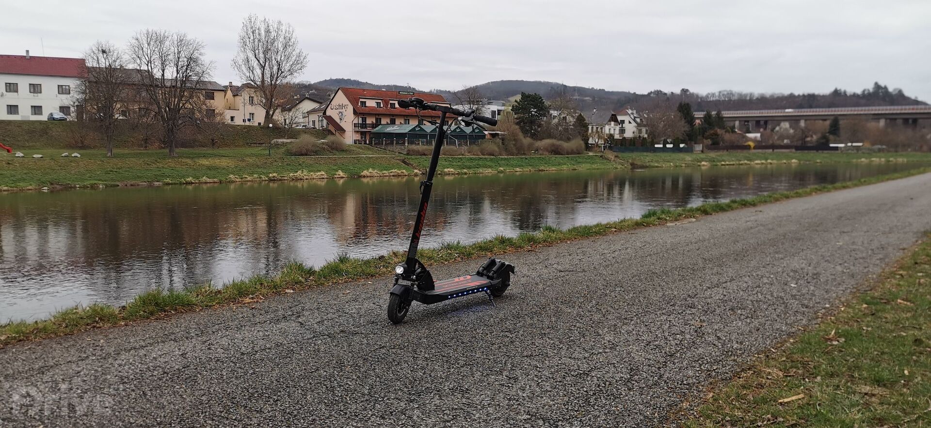 Elektrická koloběžka Kaabo Skywalker 8H