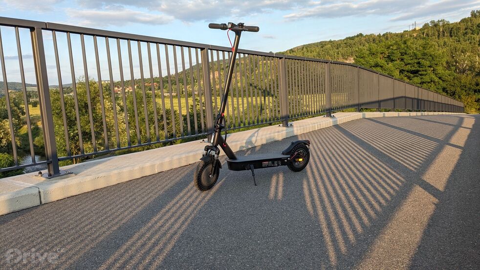 Elektrická koloběžka Sencor Scooter S70