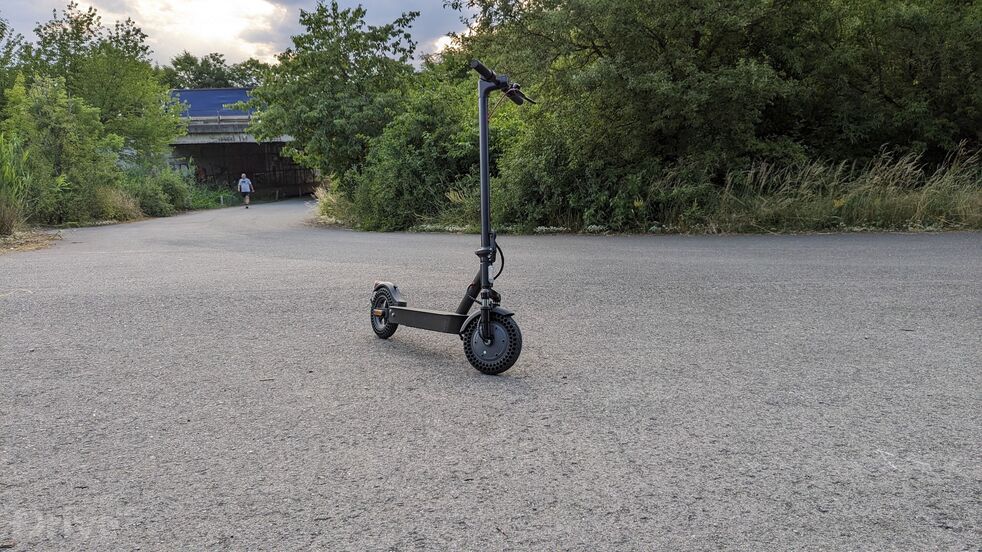 Elektrická koloběžka Sencor Scooter S70