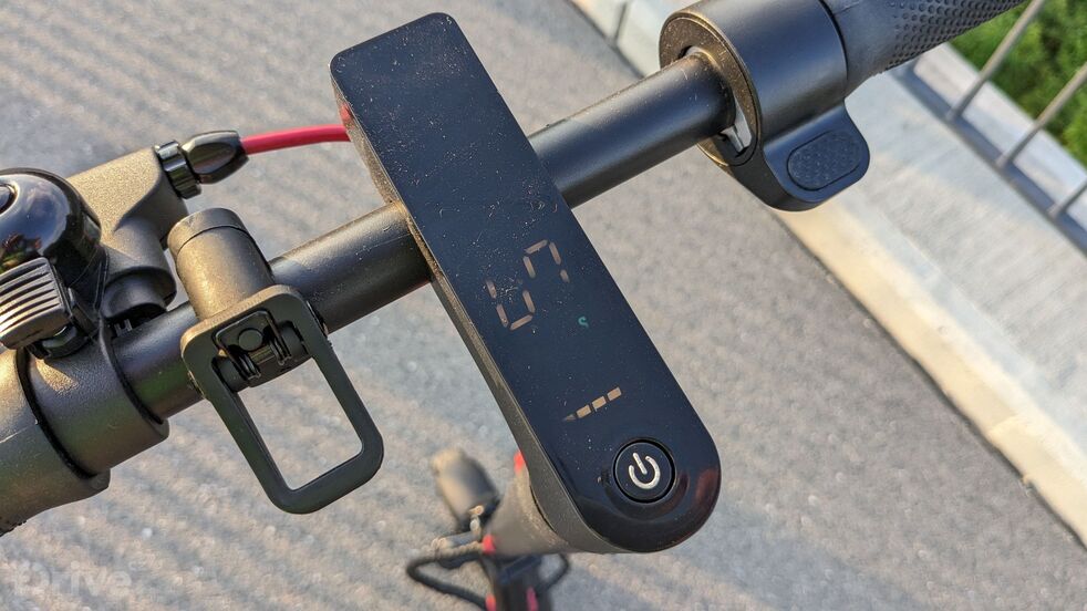 Elektrická koloběžka Sencor Scooter S70