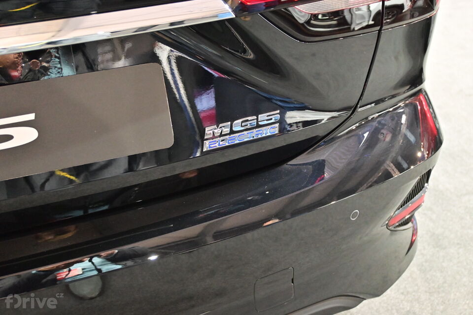 Elektrický kombík MG5