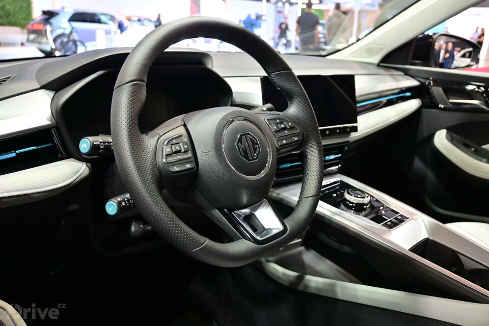 Elektrický kombík MG5