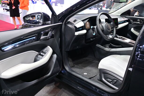 Elektrický kombík MG5