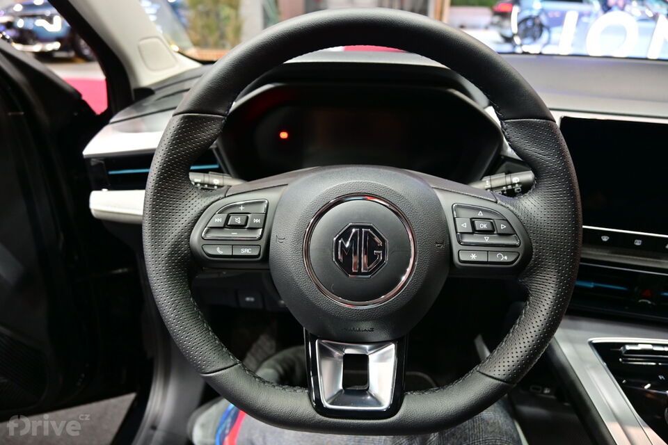 Elektrický kombík MG5