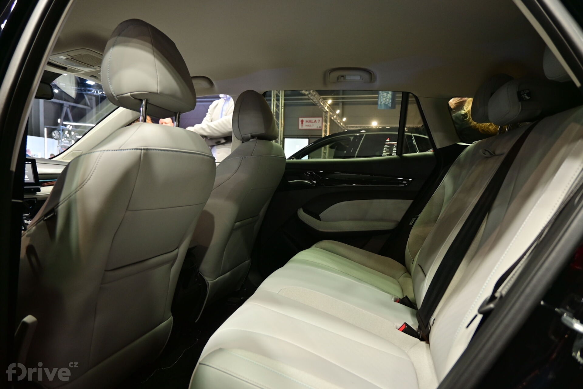 Elektrický kombík MG5