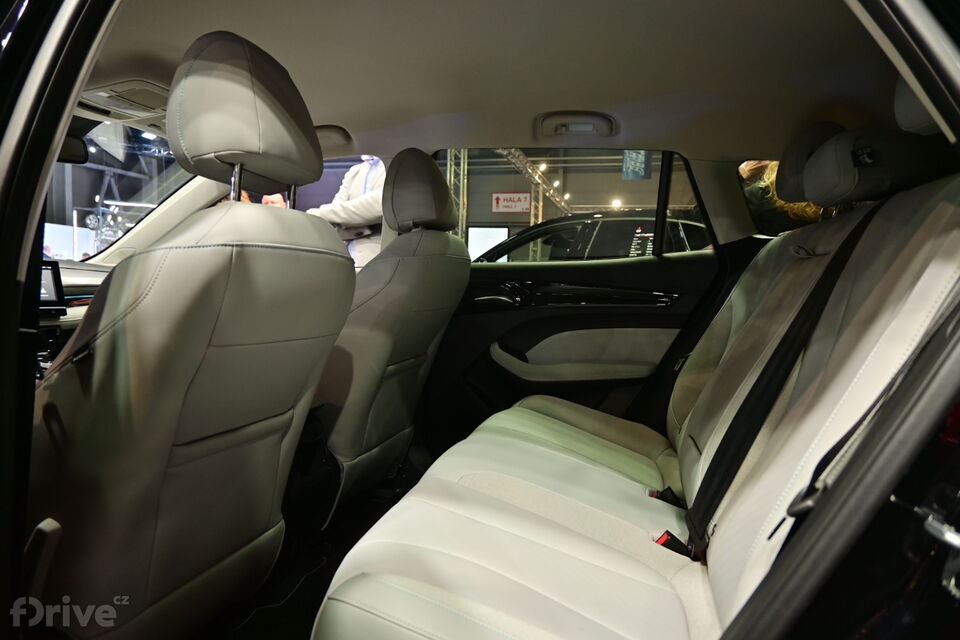 Elektrický kombík MG5