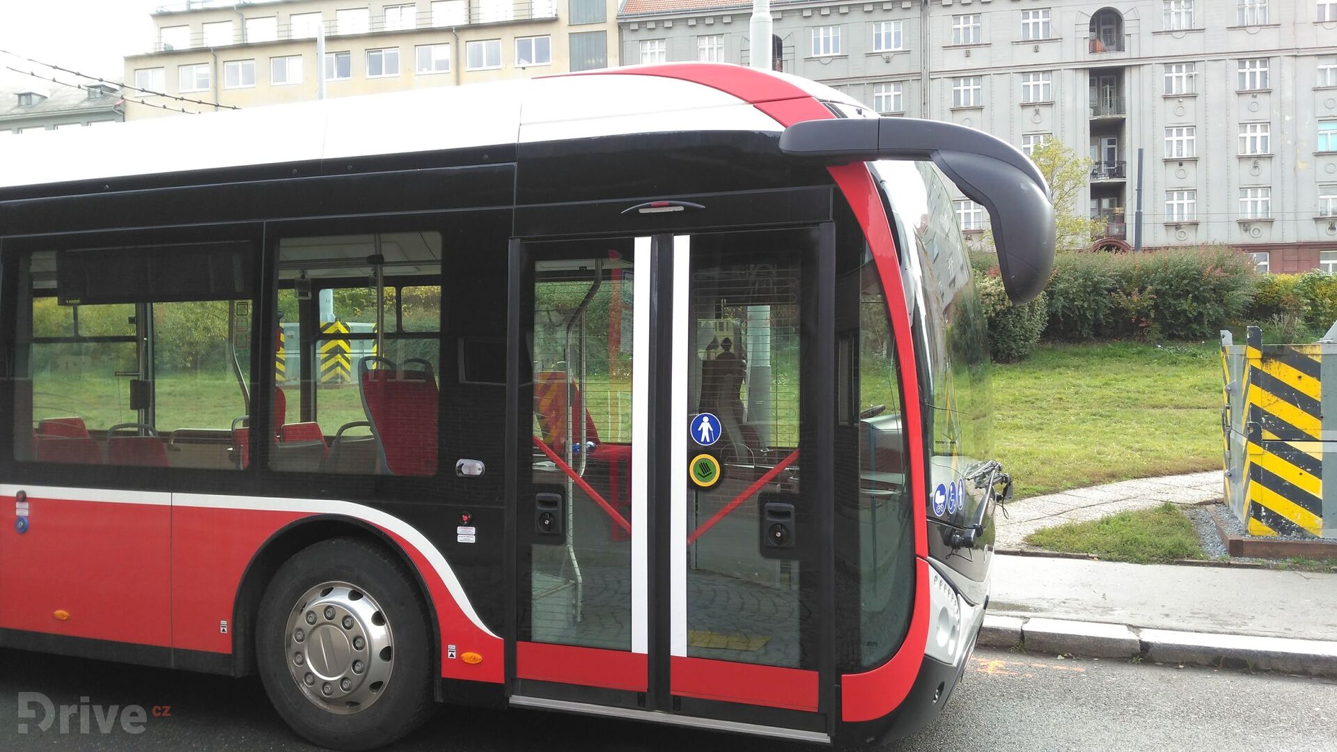 Elektrobus SOR ENS 12