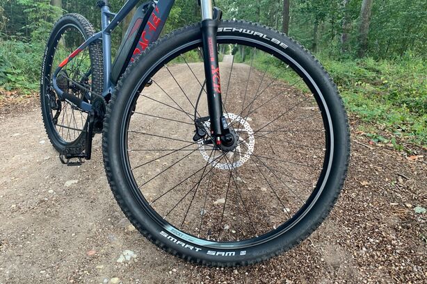 Elektrokolo Tuwan Comp od Apache Bicycles