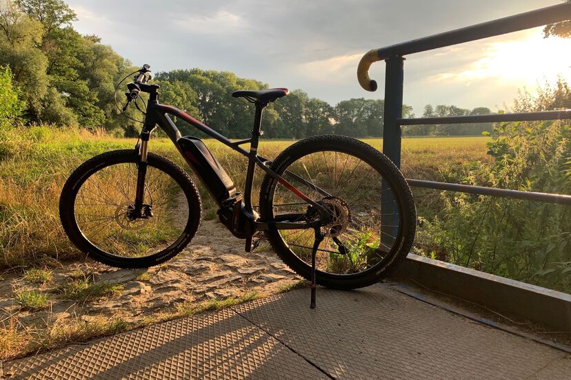 Elektrokolo Tuwan Comp od Apache Bicycles