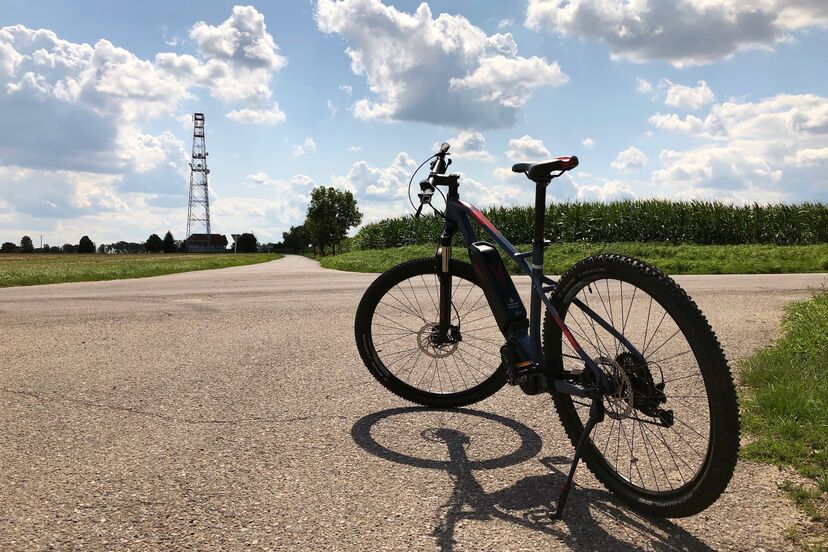 Elektrokolo Tuwan Comp od Apache Bicycles