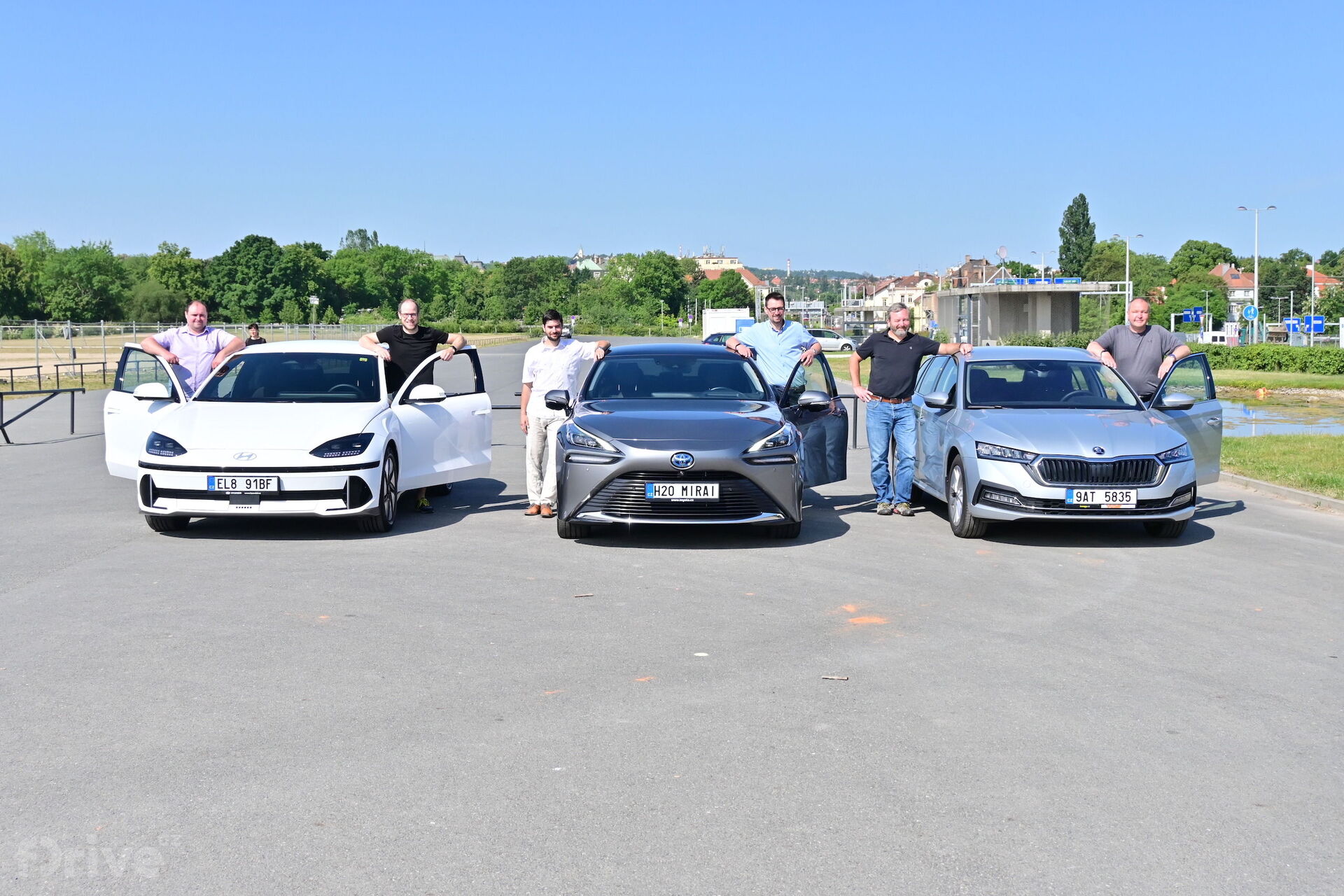 Elektromobil, auto na vodík a auto na CNG