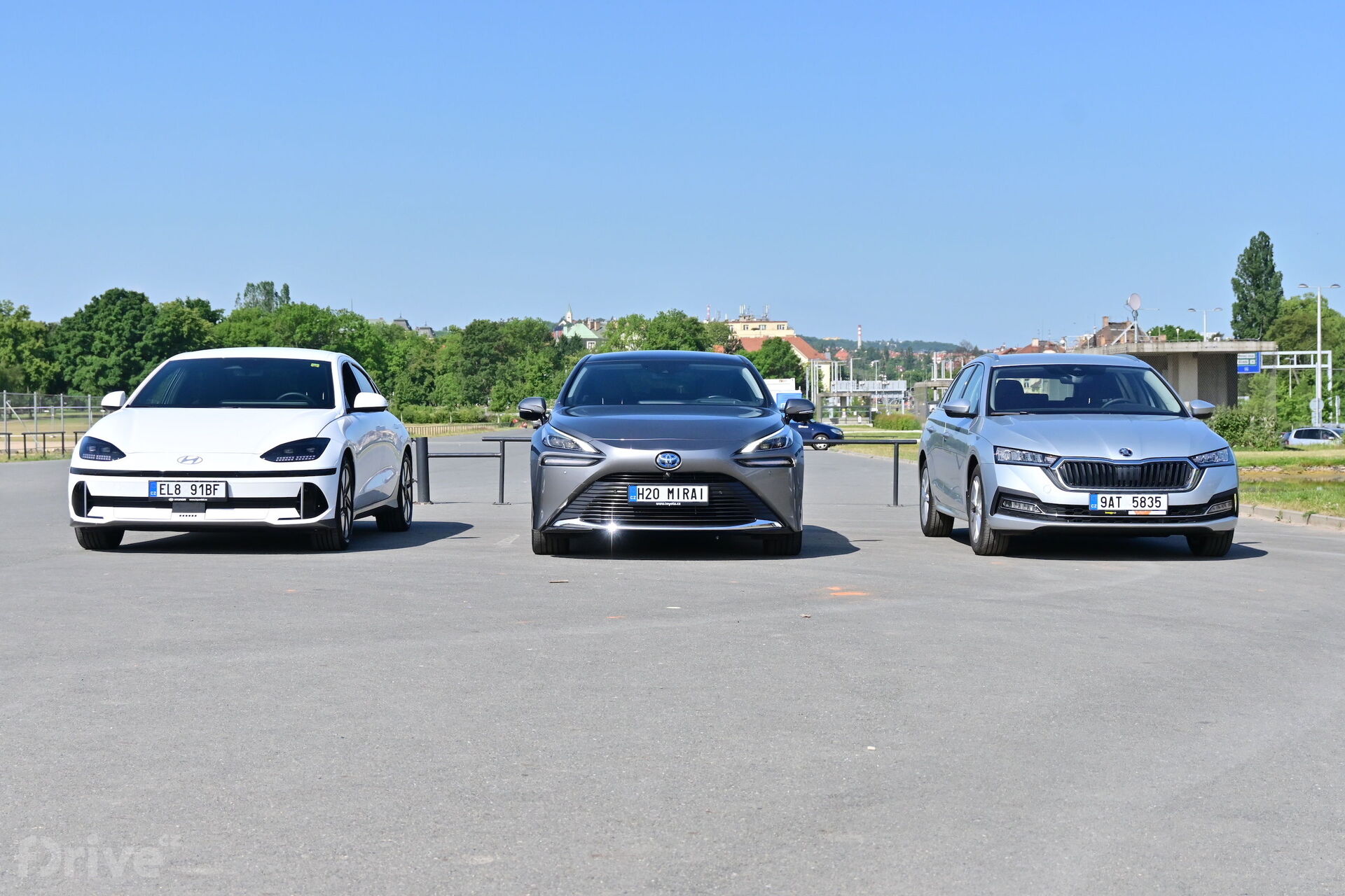 Elektromobil, auto na vodík a auto na CNG