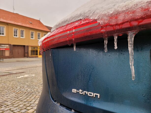 Elektromobil v zimě